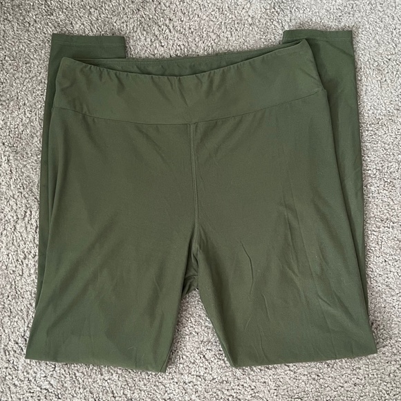 LuLaRoe Pants - LuLaRoe Tall and Curvy Leggings